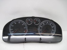 2004-2005 Volkswagen Passat  Cluster Speedometer Gauges Assembly OEM picture