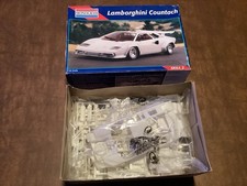 1995 MONOGRAM Lamborghini Countach 1:24 Model Car Kit New picture