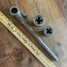 THE TOLEDO PIPE THREAD MACHINE CO INCLUDES 2 DIES 1/2