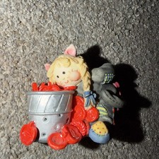 Enesco Cute As A Button Bobbin For Buttons Figurine 1996 Vintage picture