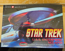 Polar Lights Star Trek USS Enterprise NCC-1701 1:1000 Model Kit 4200 Sealed READ picture