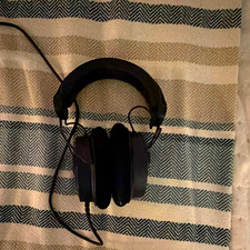 beyerdynamic DT 990 PRO Limited Edition 80 Ohm Open-Back Over-Ear Black picture