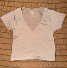 rue21 Women's Gray Solid V-Neck Short Sleeve Knit Pullover T-Shirt Size S picture
