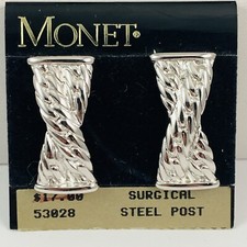 Vintage MONET 80s 90s Silver Tone Chain Design Pierced Earrings on Orginal Card picture
