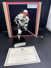 Kings WAYNE GRETZKY SIGNED AUTO Gartlan Figurine *MINT* ARTIST PROOF w/COA picture