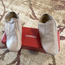 Capezio leather dance shoes child size 12m picture
