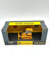 John Deere 650H Dozer With Blade By Ertl 1/50th Scale picture