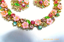 VTG BSK MULTICOLOR RHINESTONE LUCITE FLORAL NECKLACE EARRINGS SET picture