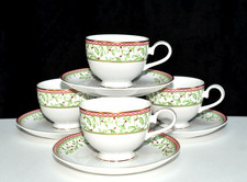 Mikasa Holiday Traditions * 4 CUPS & 4 SAUCERS * Christmas Holly Berries UNUSED picture
