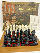 Vintage 1970 Renaissance Chessmen E S Lowe Weighted 4.75 King Box & Wooden Board picture