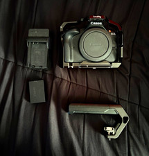 Canon EOS Mirrorless Camera Body 24.2MP Black w/ SmallRig Cage/Handle, LP-E17 picture