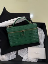 CHANEL MÉTIERS D’ART 2026 Vanity Crocodile Embossed Calfskin Green 100%Authentic picture