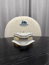 N Scale Library / City Hall - 1:160 Gauge - Preassembled & Built picture