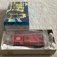 Athearn HO MOPAC Missouri Pacific Lines Caboose Red MPN 13518 Bay Window  picture