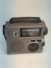 Grundig FR-200 AM FM SW World Receiver Recycle Power Radio picture