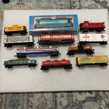 Lot Of HO Scale Mixed Freight Train Car Rolling Stock Model Trains picture