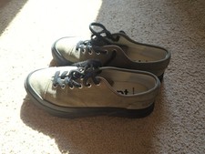 LNWOT East Pacific Trade Soho Sneakers 9 Olive Mens picture
