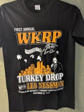 NEW WKRP in Cincinnati Turkey Drop Les Nessman Thanksgiving T-Shirt S picture