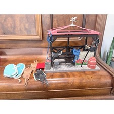Vintage 1998 Grand Champions Feed and Groom Stable Horse Playset with Saddles picture