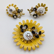 Vintage Original by Robert Yellow Flower Rhinestone Brooch Clip On Earrings Set picture