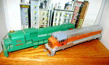 2 HO SCALE DIESEL LOCO ENGINE SHELLS -TYCO PENN CENT #4301 & WESTERN PACIFIC~VG picture