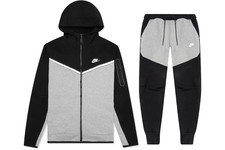 Nike Sportswear Tech Fleece Full-Zip Hoodie Size - Black picture