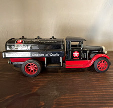 Liberty Classics 1931 International Texaco Tanker Truck Bank 1:25 Diecast Red picture