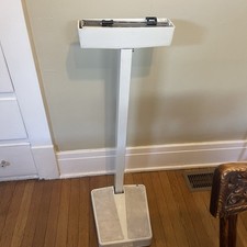 VTG Detecto Doctor's Scale Office Style Weight 300lb Capacity Solid Works picture
