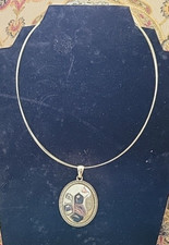NWT Signed JNY Jones New York Gold Tone Oval Pendant Necklace picture
