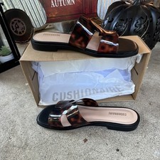 CUSHIONAIRE Women’s Slip-On Slide Sandals Tortoise Shell Brown/Black 7W picture