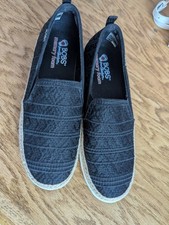 Bobs from Skechers Black Memory Foam Slip On Women's 8.5  rubber soles picture