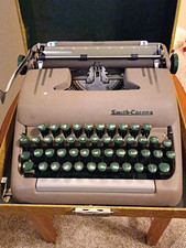 Smith-Corona Silent Manual Portable Noiseless Typewriter w/ Case Green Keys picture