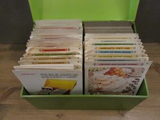 Vintage 1971 BETTY CROCKER Recipe Card Library Avocado Green Box COMPLETE picture