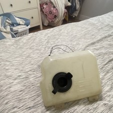 Jeep cherokee XJ Windshield Reservoir / Tank picture