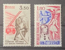 5040 - FRANCE - SCOTT# 1841 (FIREMEN), 1842 (MARIONETTES) - MNH - CAT $2.50 picture