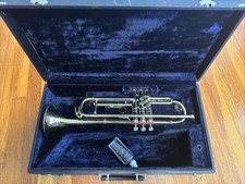 Conn Victor Bb Trumpet Vintage 1976 Original Case Excellent shape picture