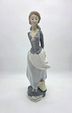 Vintage Lladro Sea Breeze Figurine 4922 Wind Blown Girl Flower Basket Gloss picture