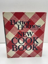 Vintage 1968 Better Homes and Gardens New Cook Book 5 Ring Binder Plaid Gingham picture