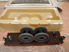 Model Power No. 8221 HO Scale SF Depressed Center Flat w/Two Reels & Figures NIB picture