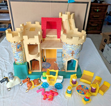 VINTAGE FISHER PRICE PLAY FAMILY CASTLE SET picture