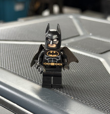 Lego Batman - Black Suit, Black Mask bat002 2006 RARE Lego Minifigure picture