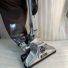 Royal UR38200 Pro-Series All-Metal Upright Vacuum Cleaner. Please See The Note picture