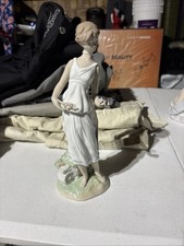 Lladro Priveledge, Lady Figurine, Flowers for a Goddess Elegant Design Glossy Fi picture