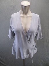 NWT Leith Size M Womens Gray Short Sleeve V Neck Stretch Wrap Beauty Top 893 picture
