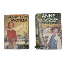 Vintage L.M. Montgomery Anne of Avonlea Chronicles 2 Book Lot 1950 Thrushwood DJ picture