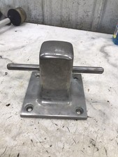 90 Cruisers Yachts Rogue 3060 Boat marine Bollard style cleat picture