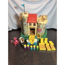 Vintage 1974 Fisher Price Little People Family Castle #993 Playset w/ Figures picture