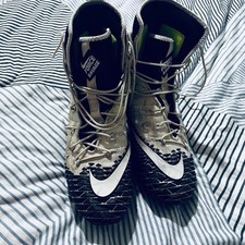 Nike Men's White and Black Footwear picture