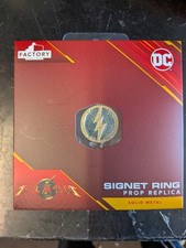 The Flash Life Size Prop Replica - The Flash Signet Ring factory entertainment picture