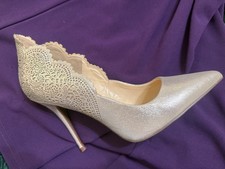 Jessica Simpson Gold/metallic 10M, Excellent condition picture